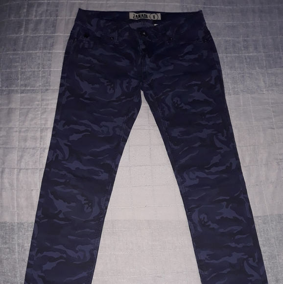 Jeans - Picture 1 of 5